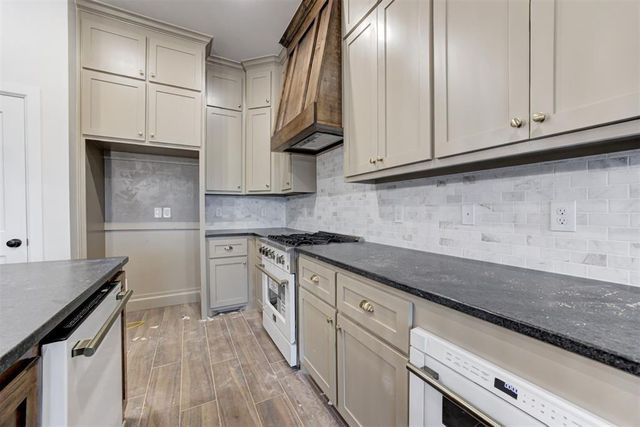 11941 NW 120th Street, Yukon, OK 73099