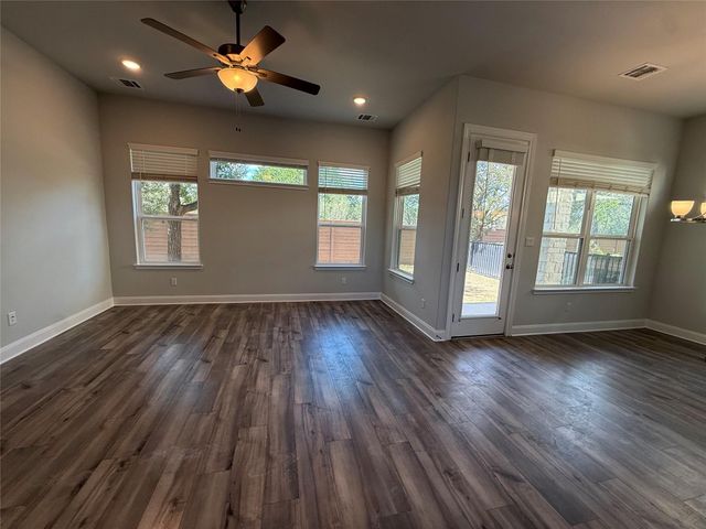 131 Spangle WAY, Kyle, TX 78640