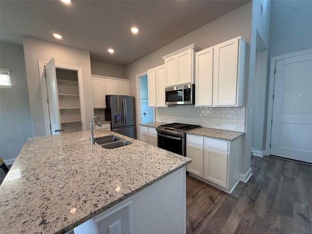 131 Spangle WAY, Kyle, TX 78640