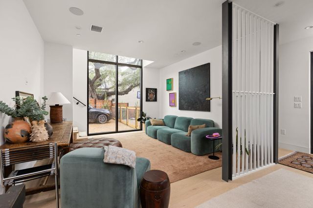 1603 Chelsea LN 1, Austin, TX 78704