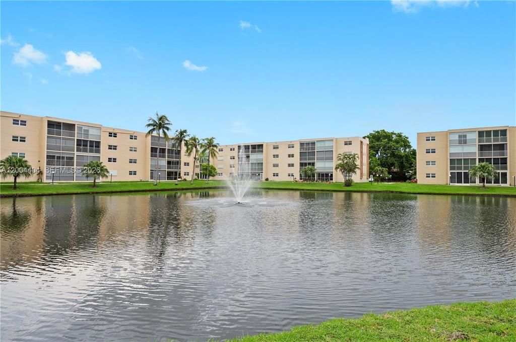 424 SE 10TH Street 104, Dania Beach, FL 33004