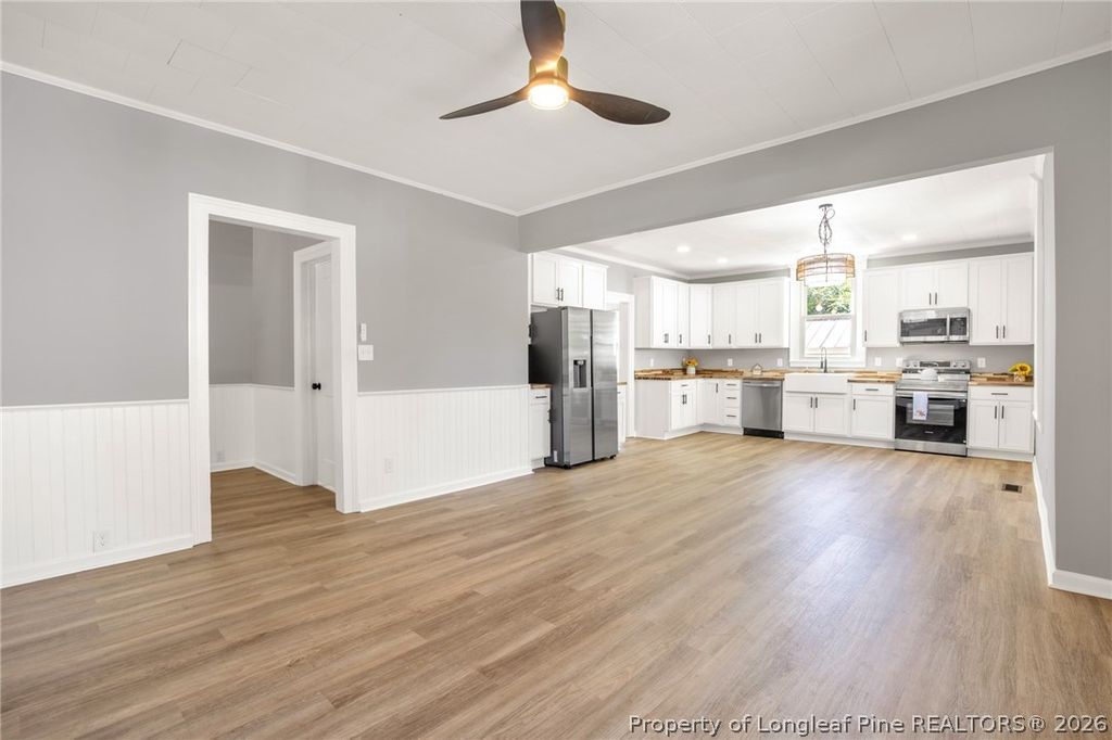 806 W Roseboro Street, Roseboro, NC 28382 — photo 5