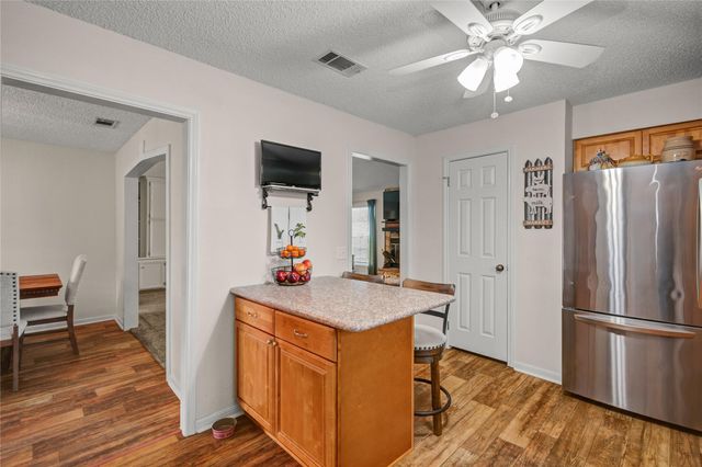 3063 Cr-580, West Columbia, TX 77486