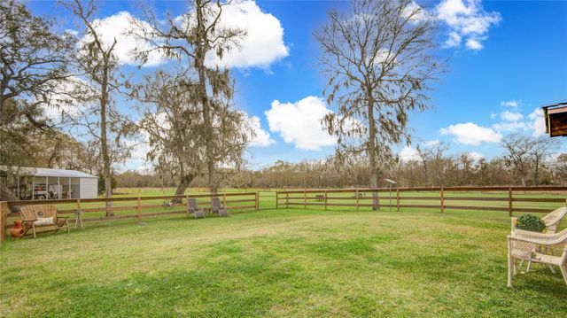 3063 Cr-580, West Columbia, TX 77486