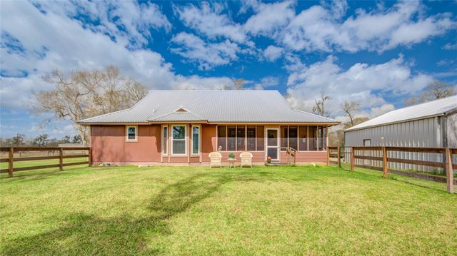 3063 Cr-580, West Columbia, TX 77486