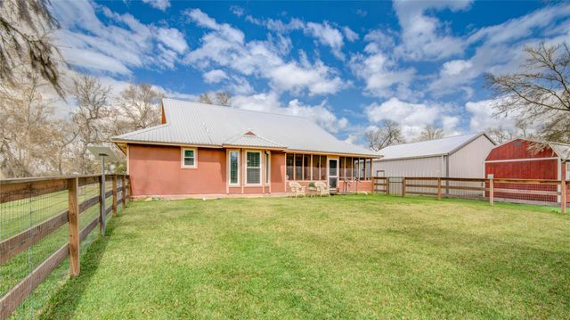 3063 Cr-580, West Columbia, TX 77486