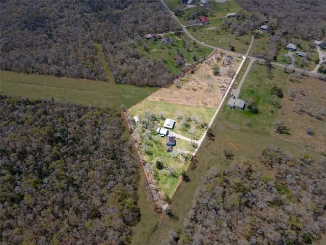 3063 Cr-580, West Columbia, TX 77486