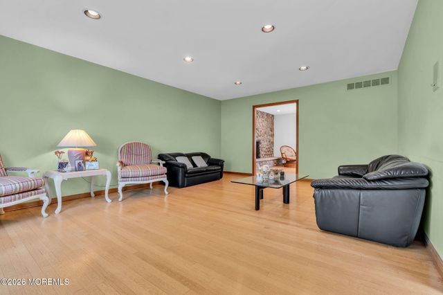 15 Oxford Drive, Ocean Twp, NJ 07712