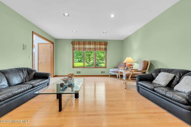 15 Oxford Drive, Ocean Twp, NJ 07712