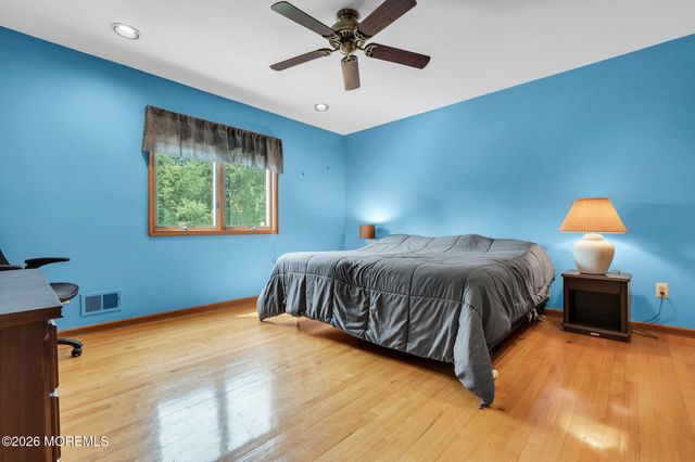 15 Oxford Drive, Ocean Twp, NJ 07712