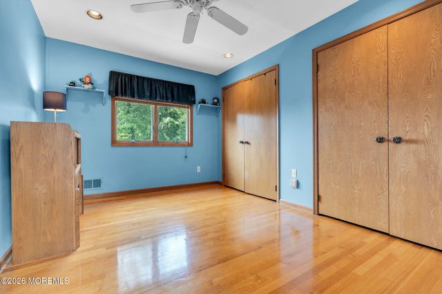15 Oxford Drive, Ocean Twp, NJ 07712