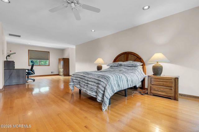 15 Oxford Drive, Ocean Twp, NJ 07712