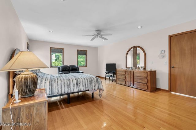 15 Oxford Drive, Ocean Twp, NJ 07712