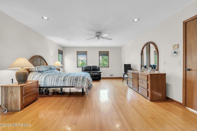 15 Oxford Drive, Ocean Twp, NJ 07712