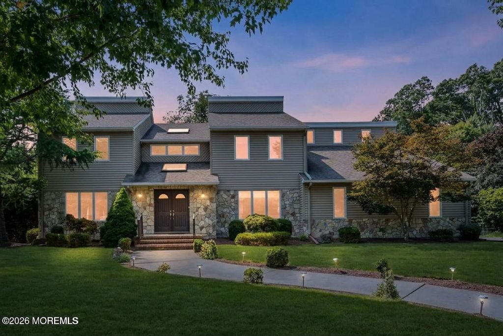 15 Oxford Drive, Ocean Twp, NJ 07712