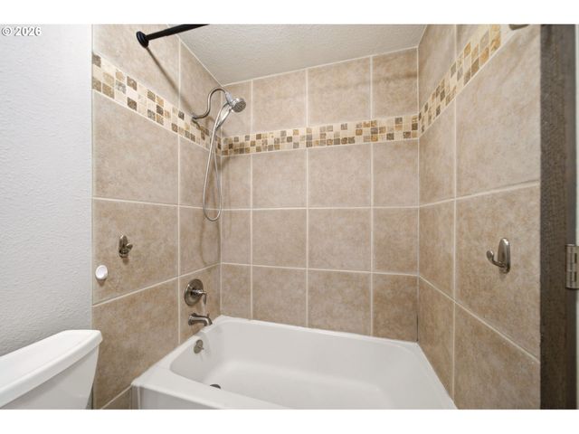 2418 Nw 4TH Ave, Battle Ground, WA 98604