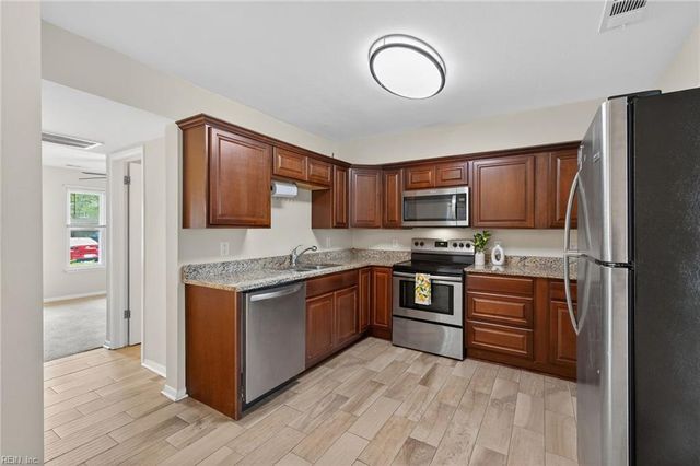 141 S Comanche Cluster, Virginia Beach, VA 23462