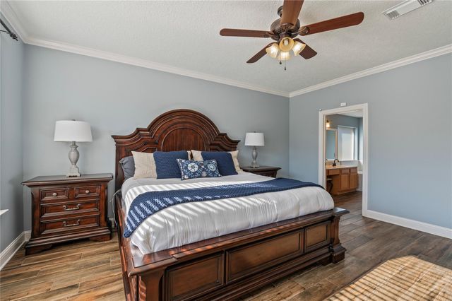 1104 Lake Shore Drive, Pearland, TX 77581