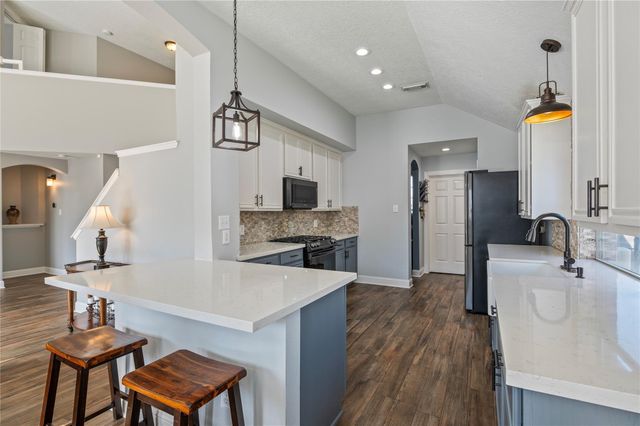 1104 Lake Shore Drive, Pearland, TX 77581