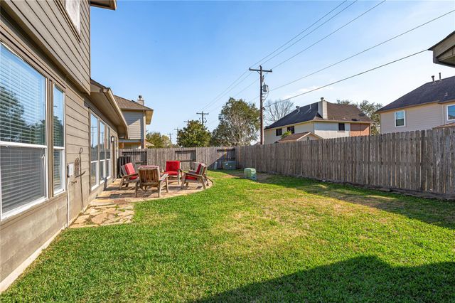 1104 Lake Shore Drive, Pearland, TX 77581