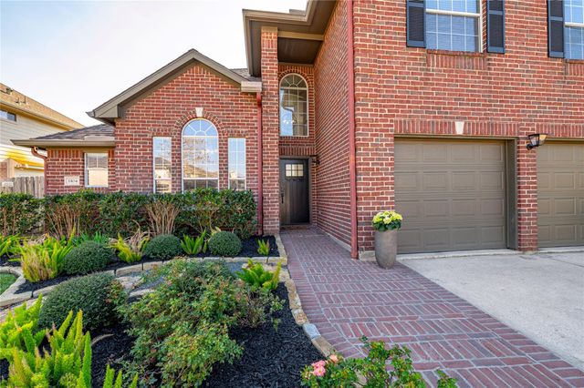 1104 Lake Shore Drive, Pearland, TX 77581