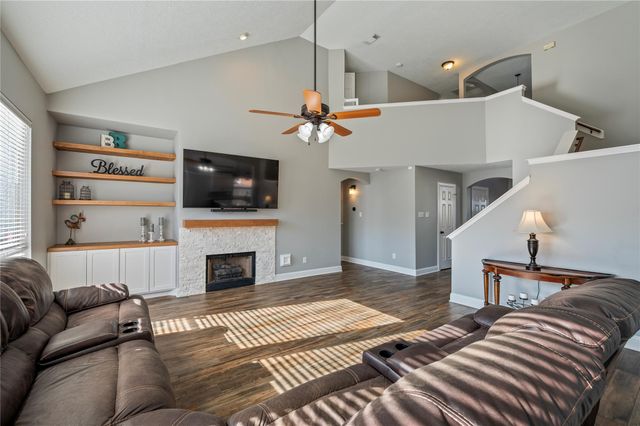 1104 Lake Shore Drive, Pearland, TX 77581