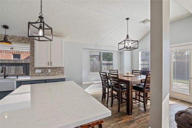 1104 Lake Shore Drive, Pearland, TX 77581