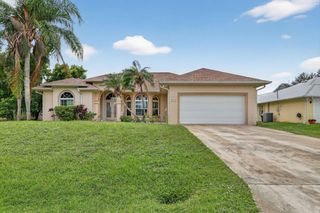 2820 SE Tate Avenue, Port St Lucie, FL 34984