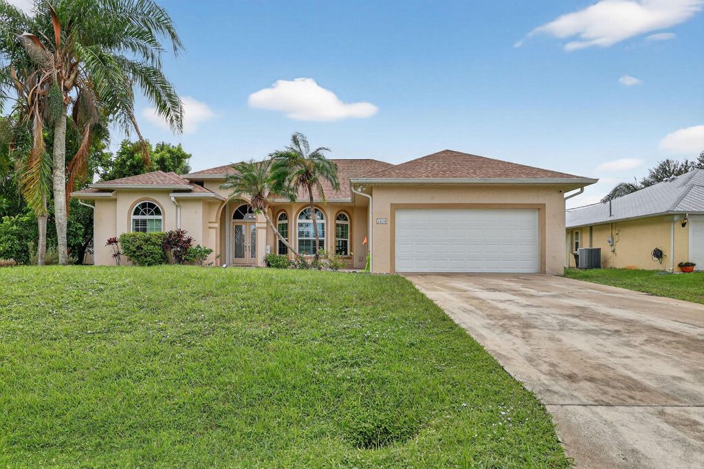 2820 SE Tate Avenue, Port St Lucie, FL 34984