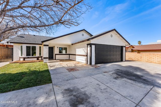 37901 Rosemarie Street, Palmdale, CA 93550