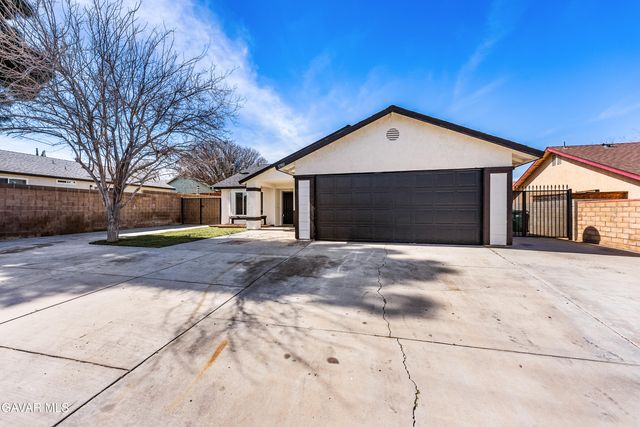 37901 Rosemarie Street, Palmdale, CA 93550