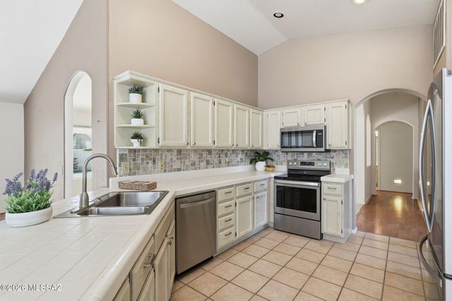 38100 S Mountain Site Drive, Tucson, AZ 85739
