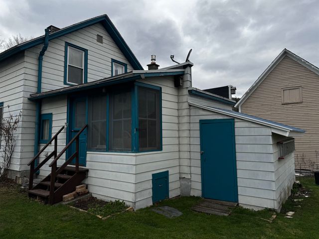 87 High Street, West Rutland, VT 05777