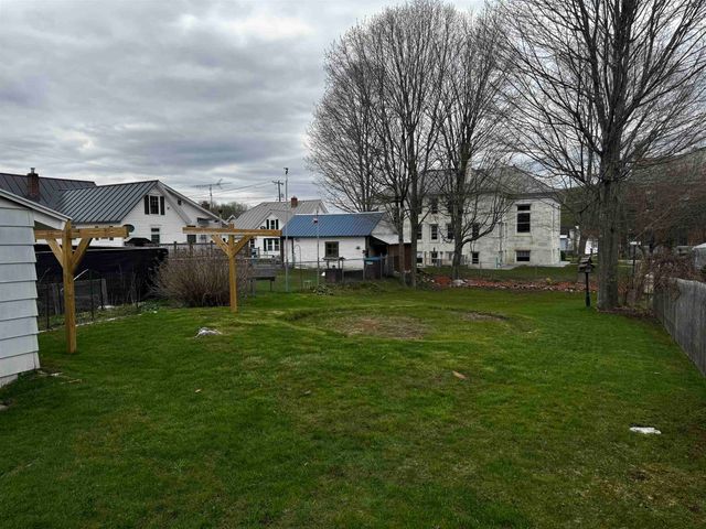 87 High Street, West Rutland, VT 05777