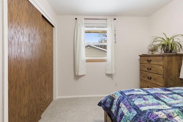 1015 W BELL AVENUE, Appleton, WI 54914