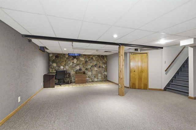 1015 W BELL AVENUE, Appleton, WI 54914