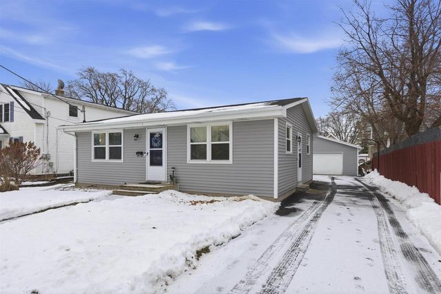 1015 W BELL AVENUE, Appleton, WI 54914