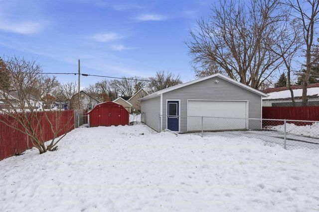 1015 W BELL AVENUE, Appleton, WI 54914