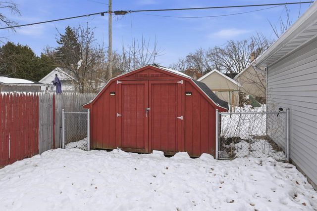 1015 W BELL AVENUE, Appleton, WI 54914