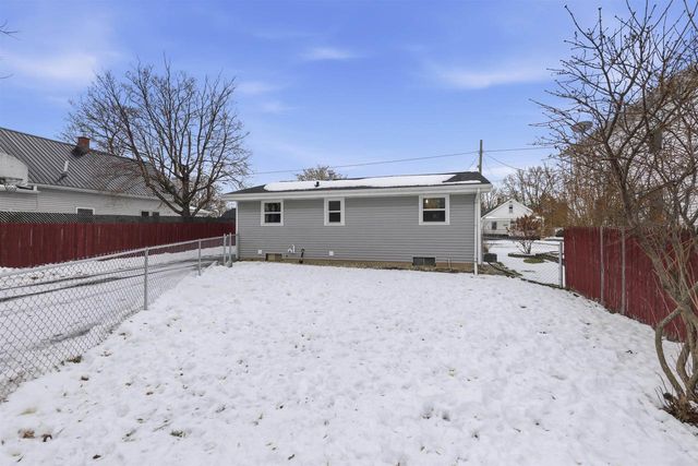 1015 W BELL AVENUE, Appleton, WI 54914