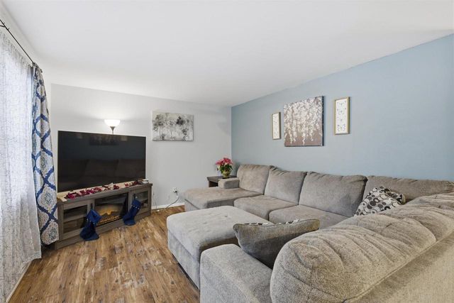 1015 W BELL AVENUE, Appleton, WI 54914