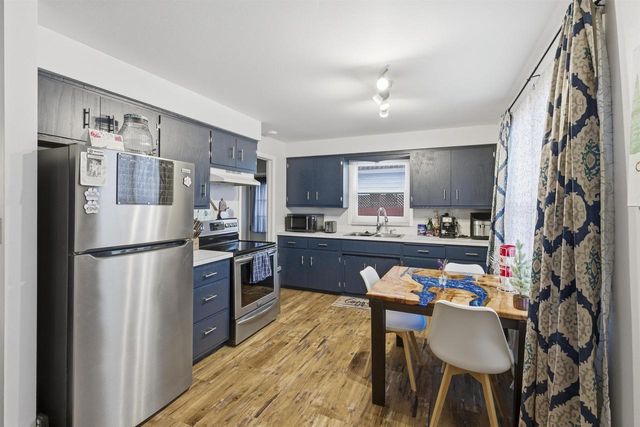 1015 W BELL AVENUE, Appleton, WI 54914