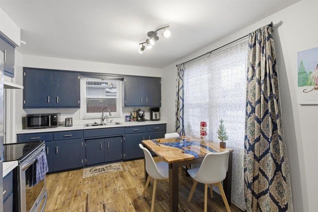 1015 W BELL AVENUE, Appleton, WI 54914