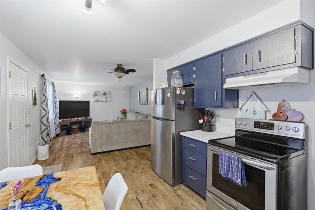 1015 W BELL AVENUE, Appleton, WI 54914