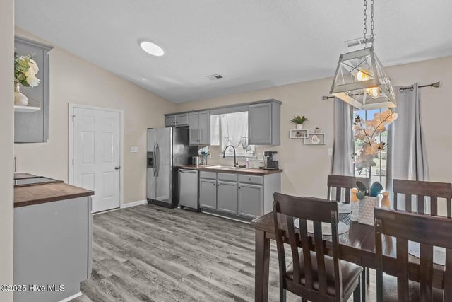 105 Marina Leigh Drive, Hubert, NC 28539