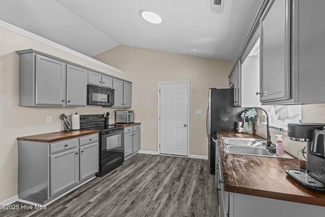 105 Marina Leigh Drive, Hubert, NC 28539