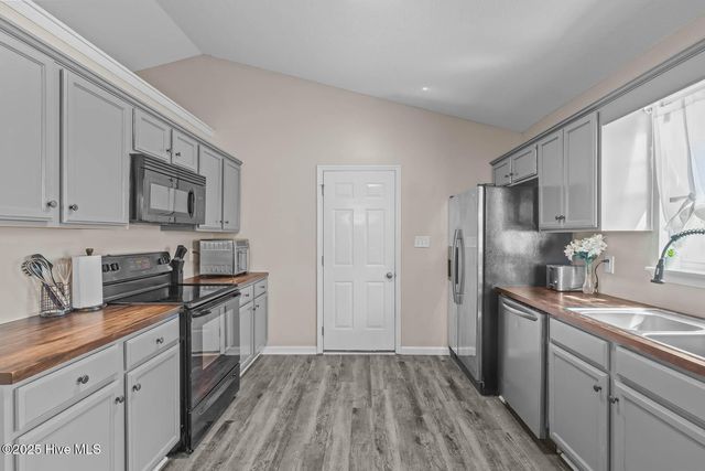 105 Marina Leigh Drive, Hubert, NC 28539