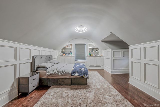 16 Glen Lane, Glen Head, NY 11545