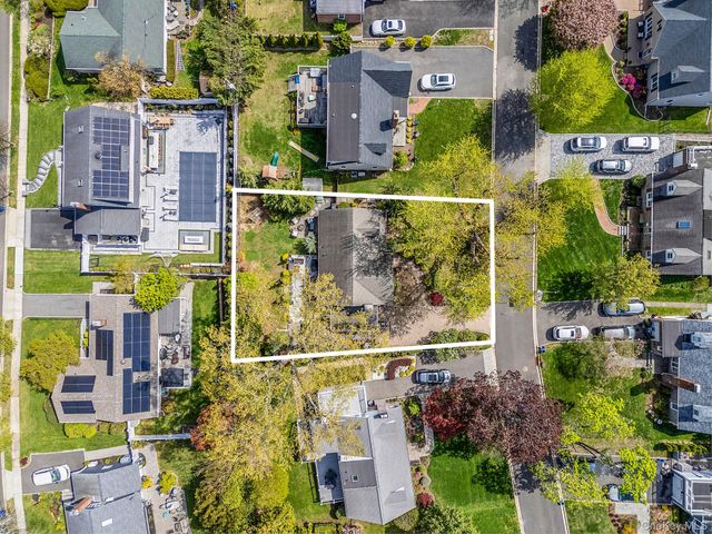 16 Glen Lane, Glen Head, NY 11545