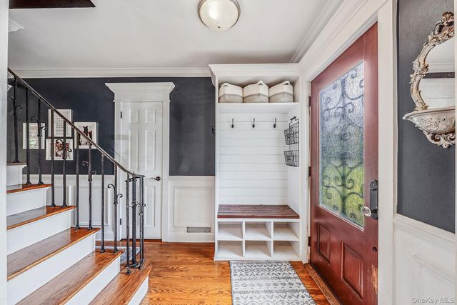 16 Glen Lane, Glen Head, NY 11545